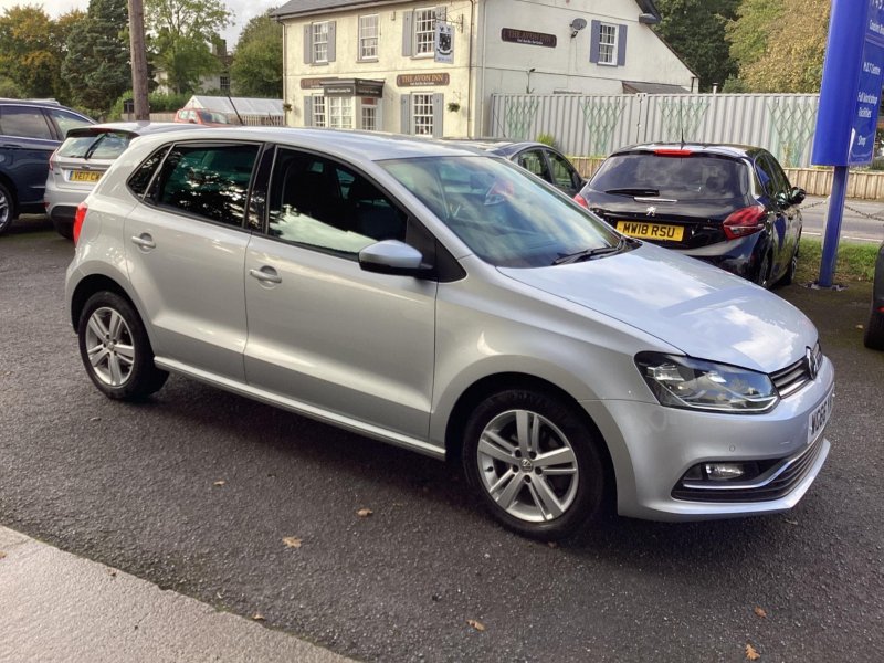 VOLKSWAGEN POLO